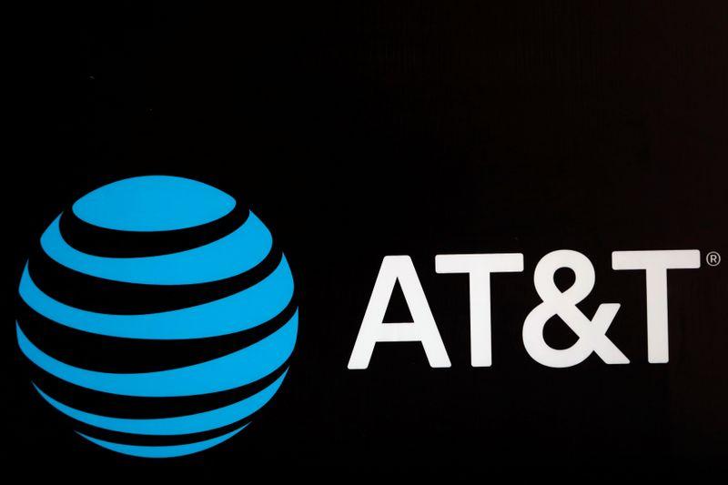 AT&T потеряла абонентов и сократила выручку во 2 кв из-за коронавируса